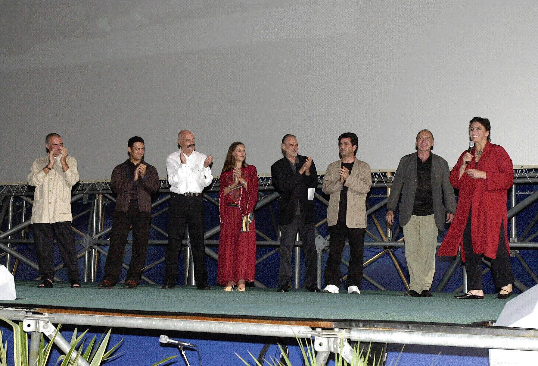 aamirclappingatlocarno.jpg